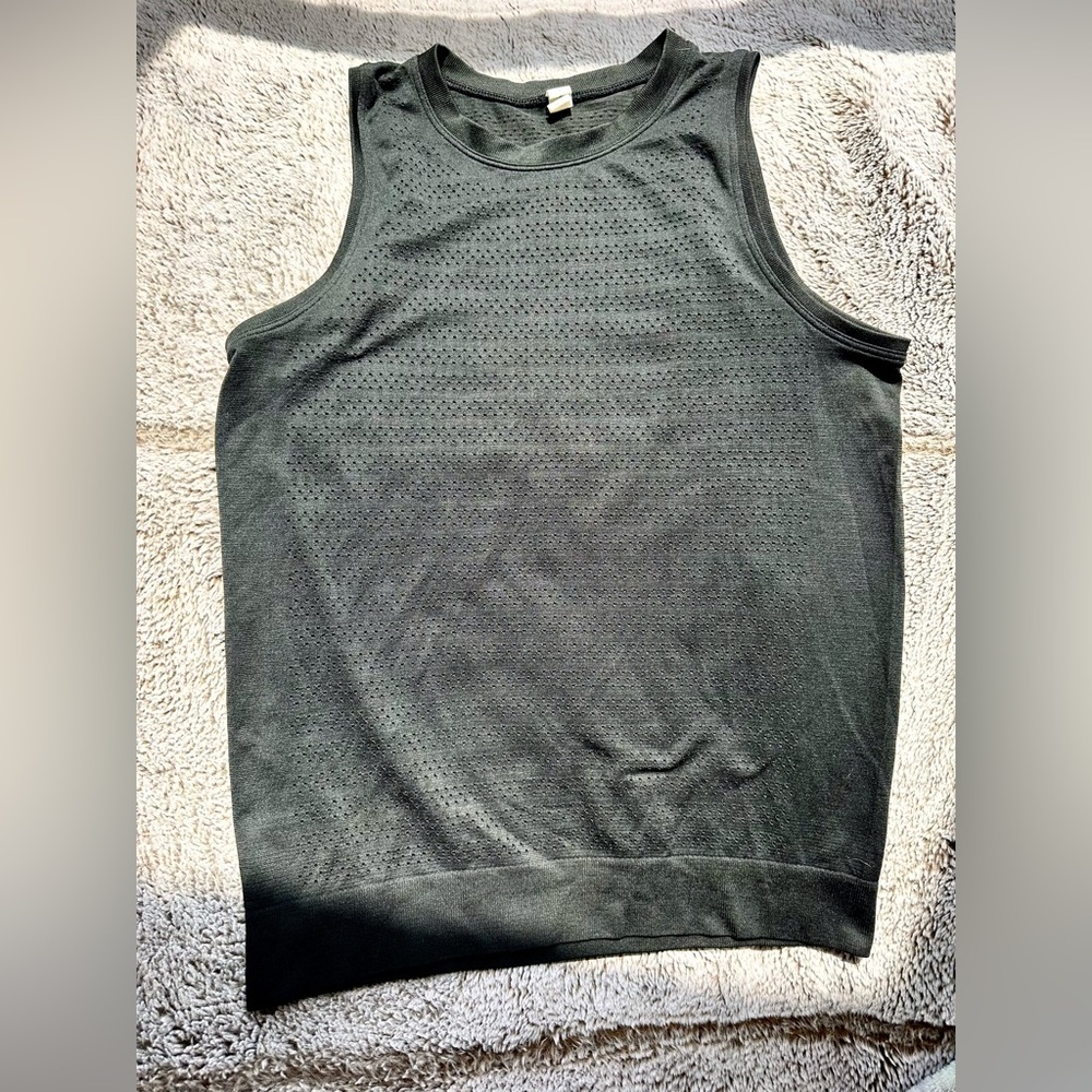 LULULEMON— Black Mesh Tank Top